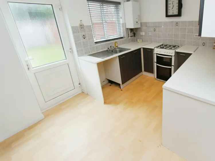 Modern 2-Bedroom Mid-Townhouse Near Long Eaton Train Station