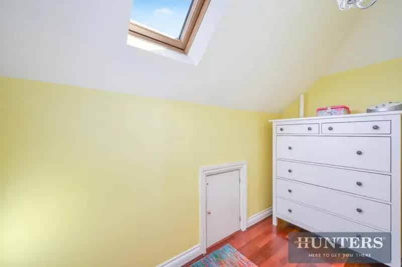 5 Bed Semi-Detached House for Sale in Worcester Park