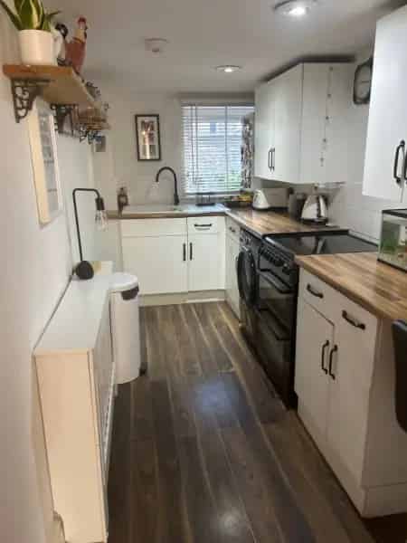 Large 2-Bed Victorian Flat Near Richmond Station with Garden and Parking