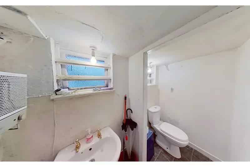 Commercial Property with 3 Reception Rooms in Newton Stewart