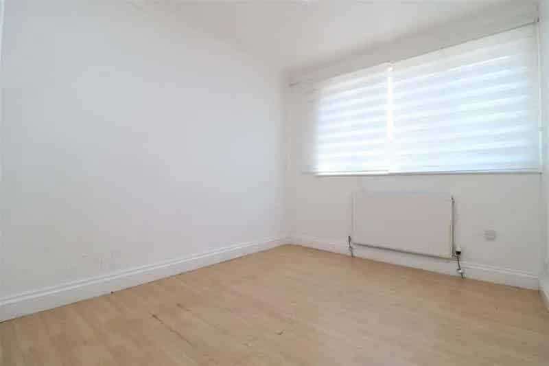 2 Bed Flat for Sale No Onward Chain