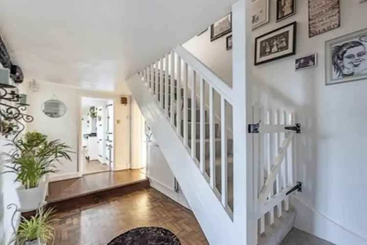 Stunning Chiltern Hills Home with Barn and Annex