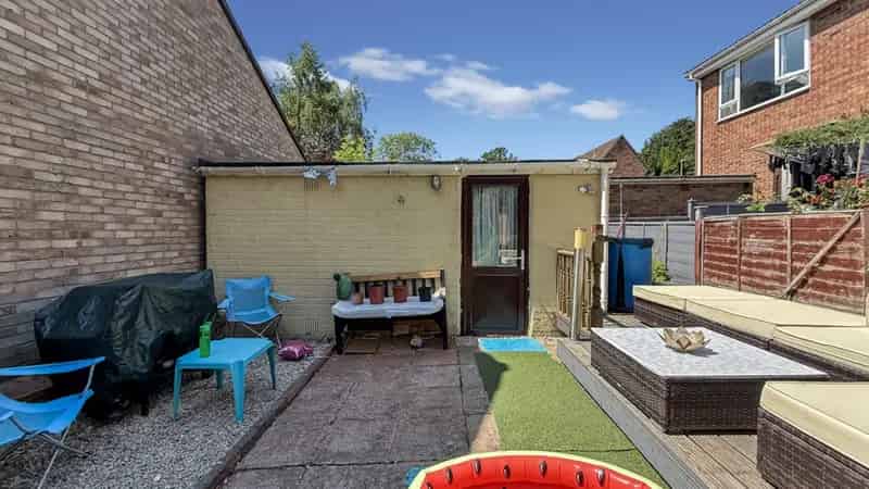 2 Bedroom Flat for Sale Warminster