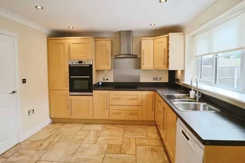 5 Bedroom House To Rent