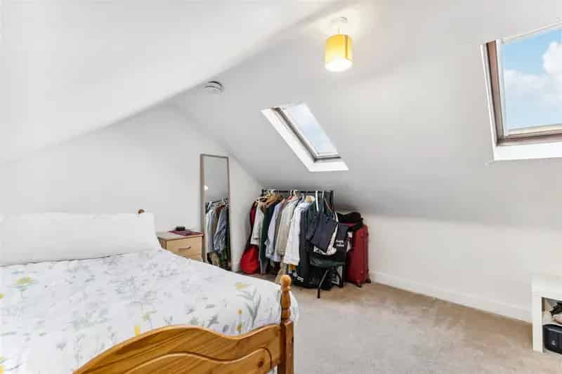 2 Bedroom Flat Near Oval Tube Station