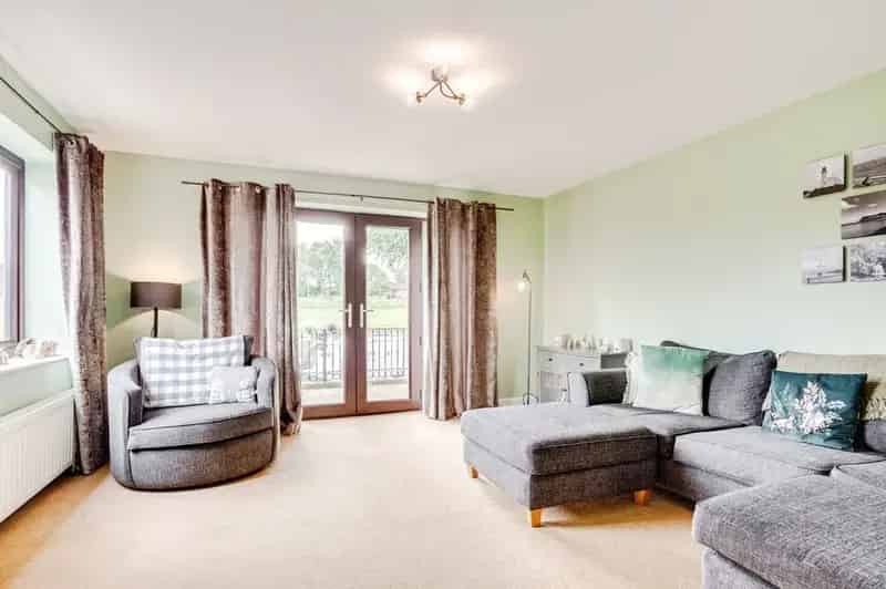 2 Bedroom Period Cottage For Sale