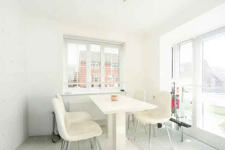 Spacious Barratt Home in Sought After Location