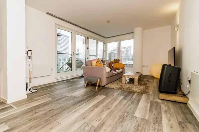 2 Bed Manchester Apartment - Skyline Central - Gym Pool Parking