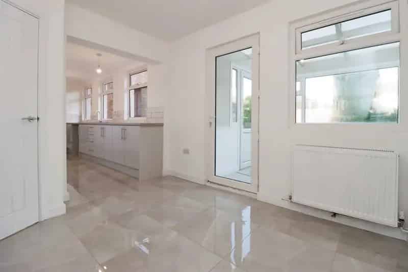 Modern 3-Bed Semi-Detached House in Rothwell