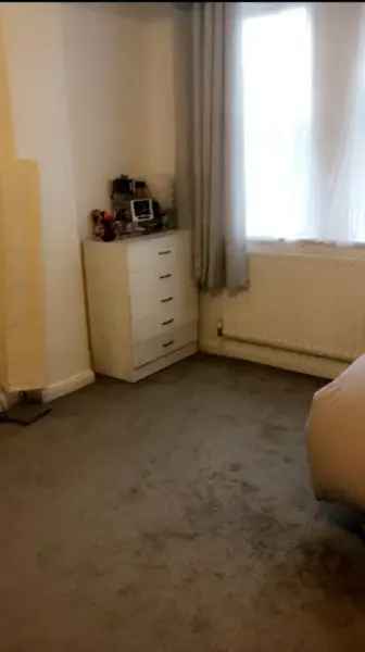 Flat For Rent in Portsmouth, England