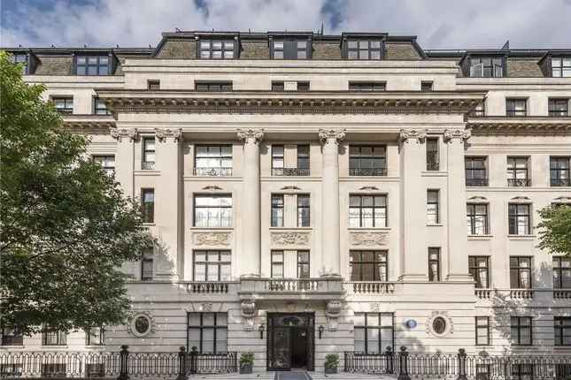 3 Bedroom Flat for Sale in Marylebone, London W1G