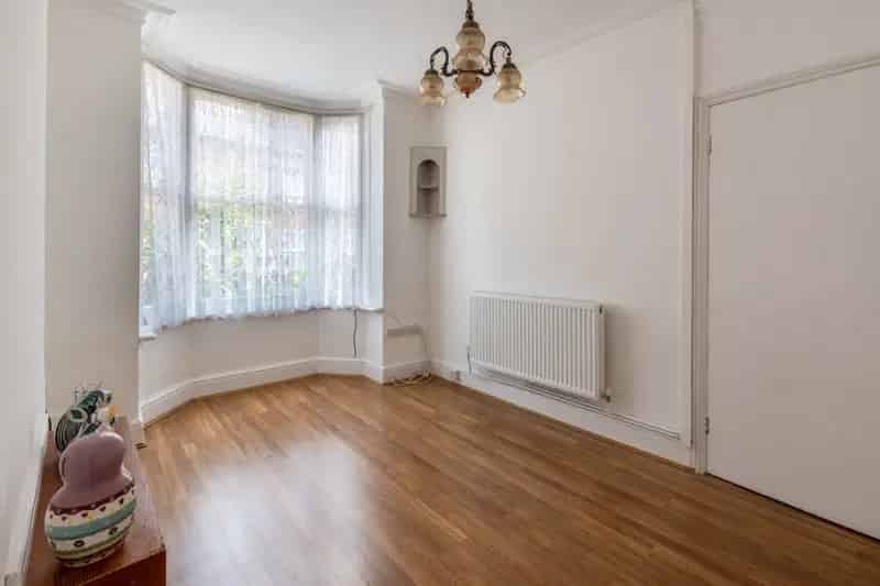3 Bedroom House For Sale Near Schools