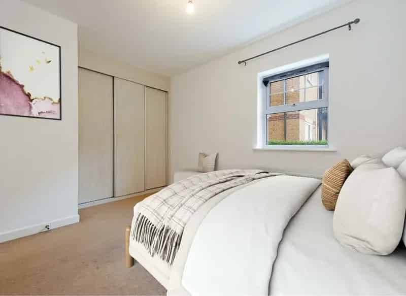 Two Bedroom Ground Floor Flat with Private Terrace and Parking