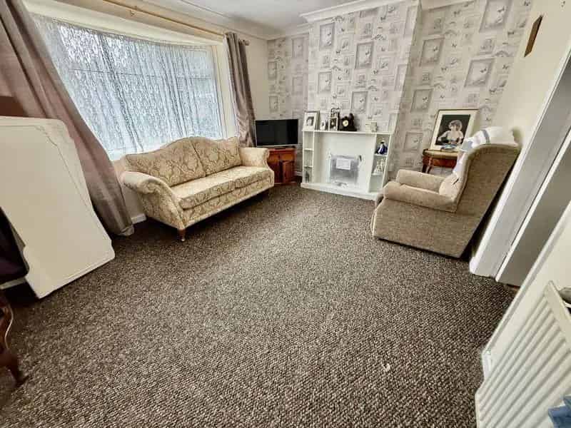 2 bedroom semi-detached bungalow for sale