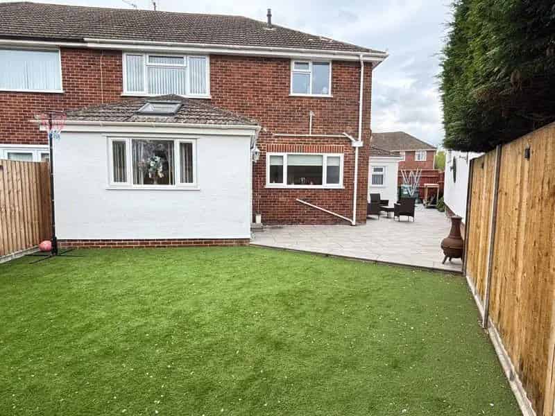 4 Bedroom Semi-Detached House for Sale