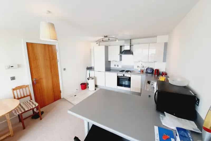 2 Bed Apartment Near Five Ways Station Birmingham