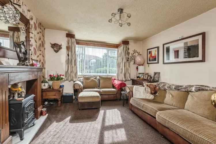 Four Bedroom Semi Detached House With Conservatory and Workshop