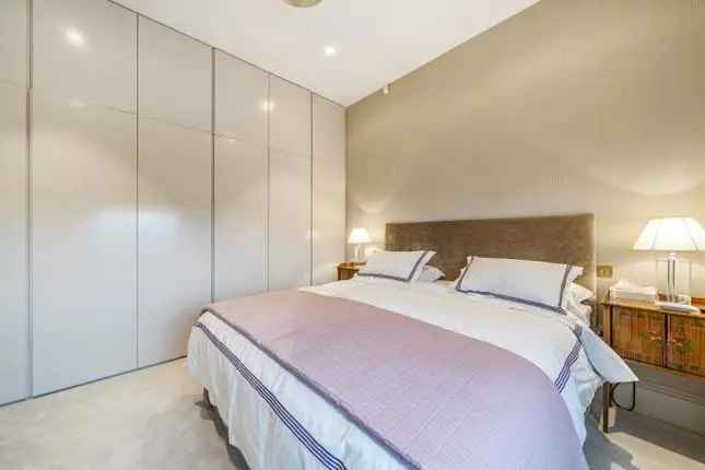 Flat for sale in Westbourne Terrace, London W2