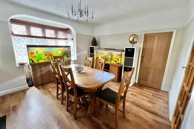 Five Bedroom Detached House in Park Langley