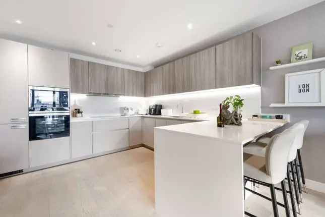 Maisonette for sale in The Avenue, Queen's Park, London NW6