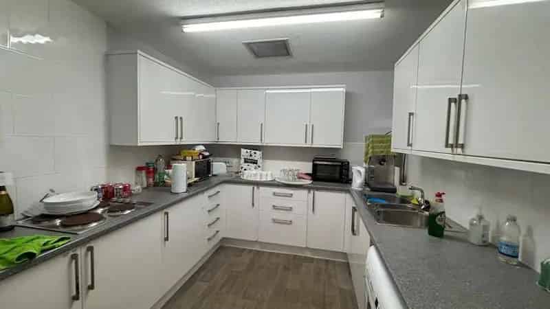 Shawlands Retail Studio Space - Ideal for Fitness or Alternative Uses