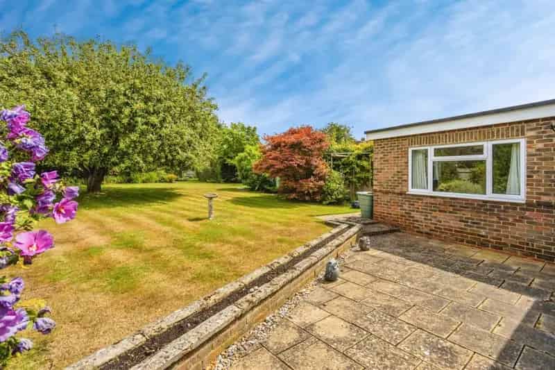 Spacious Detached Bungalow with Large Garden and Garage