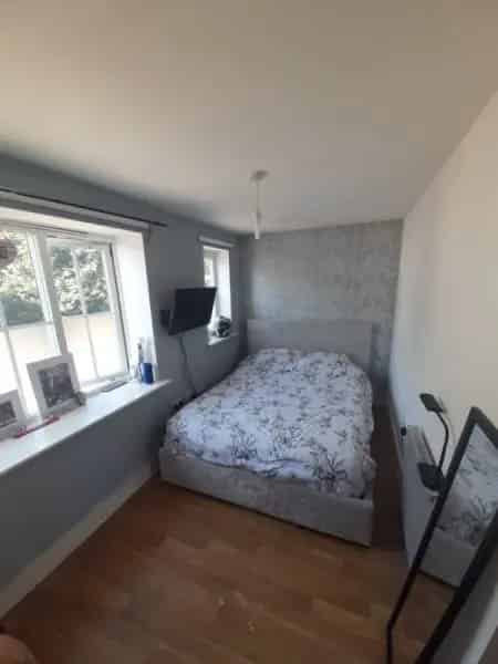 Spacious First Floor Apartment Near Town Center