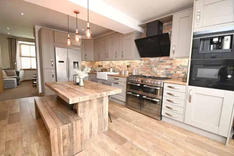 3 bed house for sale