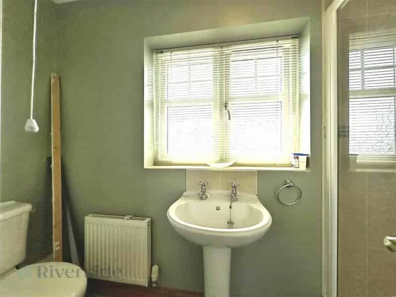 4 Bed Detached House for Sale