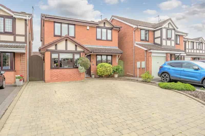 3 Bed Detached House For Sale