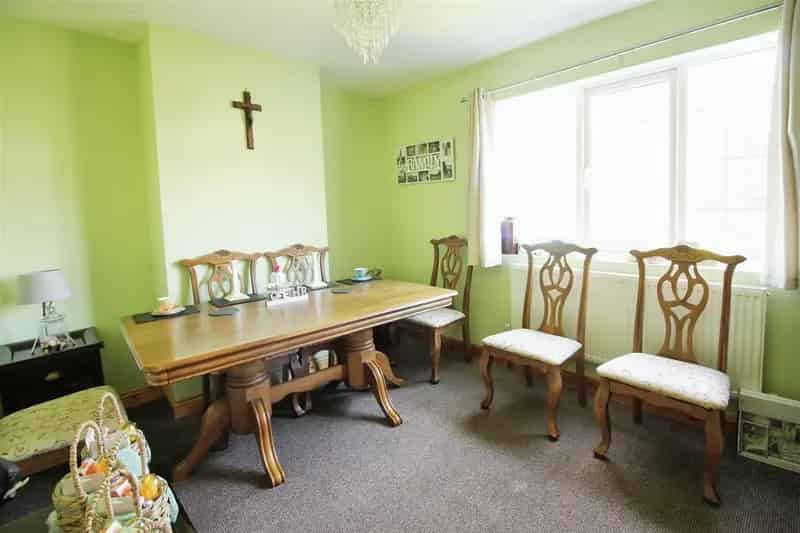 3 Bedroom End Terrace House to Rent Near Railway Station