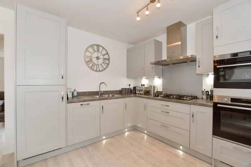 4 Bedroom Semi-Detached House for Sale in Copthorne