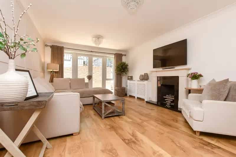 4 Bedroom Detached House for Sale Near Epsom Downs