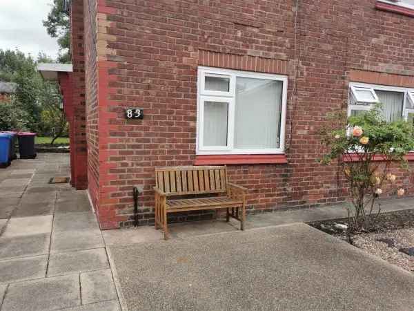  For Rent in Salford, England