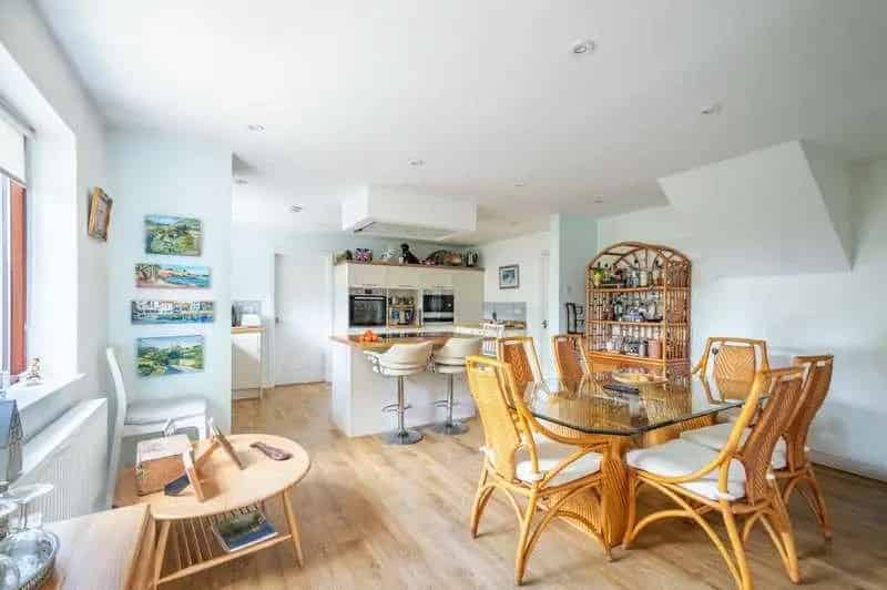 3 Bed Detached House For Sale