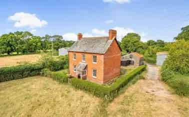 Lower Willyards Farm: Victorian Farmhouse & 50 Acres