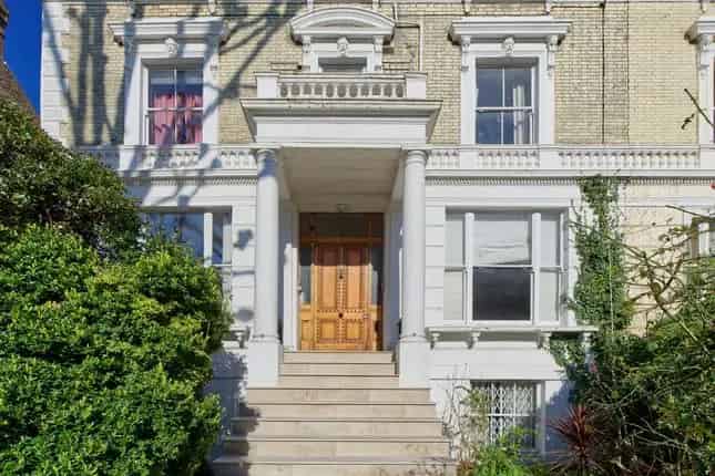 Top Floor Duplex Apartment in Victorian Villa