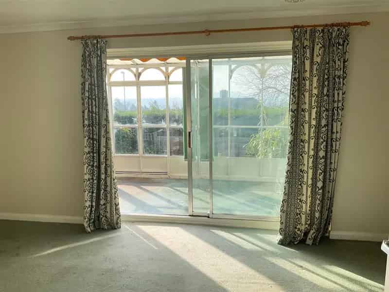3 Bedroom Detached House For Sale - Modernisation Needed