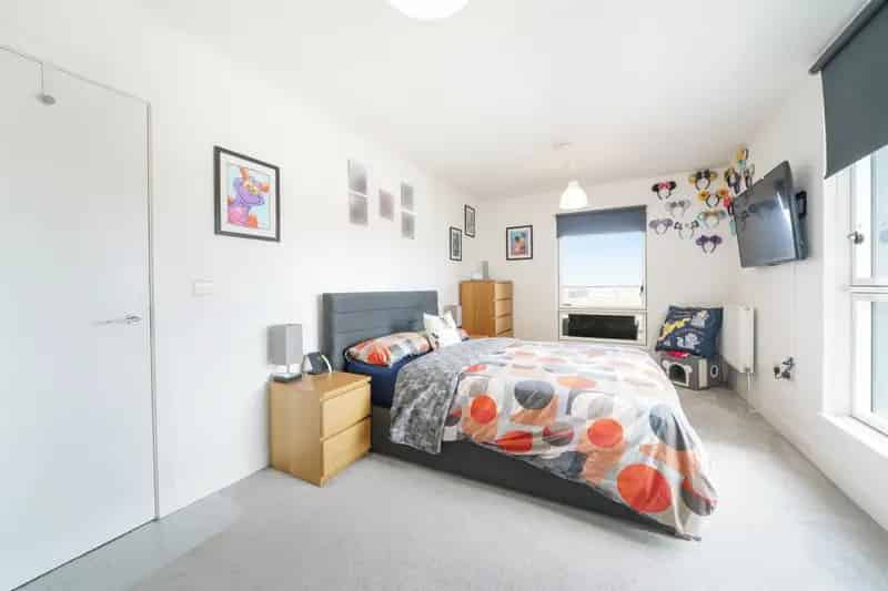Spacious Apartment near Colindale Station Edgware Road