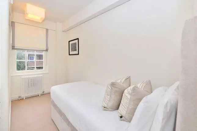 Flat to rent in Pelham Court, 145, Fulham Road, Chelsea, London SW3