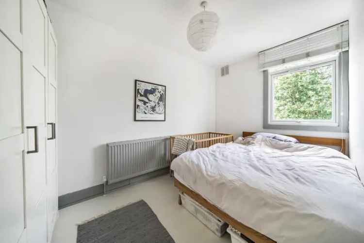 Two Bedroom Flat Near Peckham Rye Park