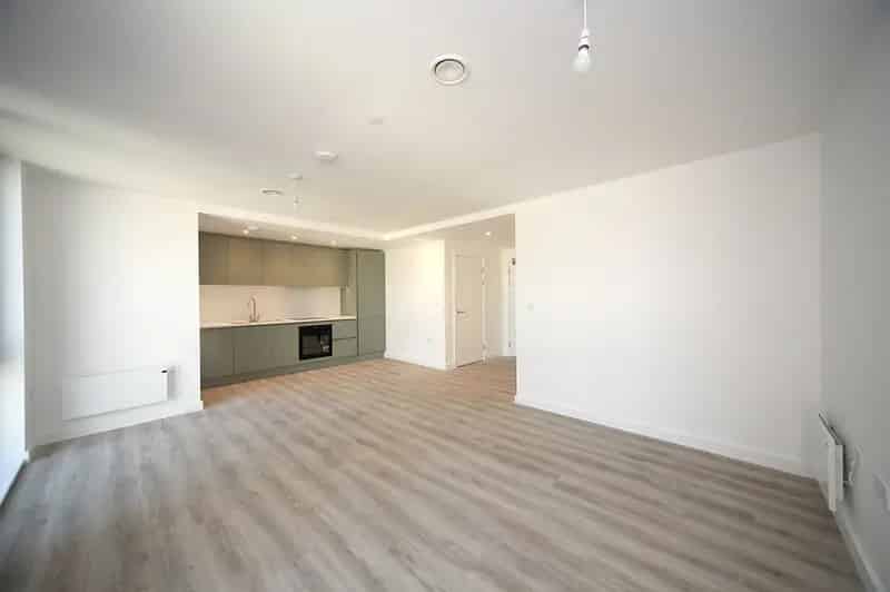 Luxury Studio Flat in Luton with Gym and Rooftop Garden