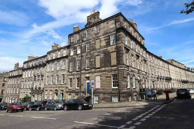 2 Bedroom Apartment for Rent in Edinburgh's Georgian New Town