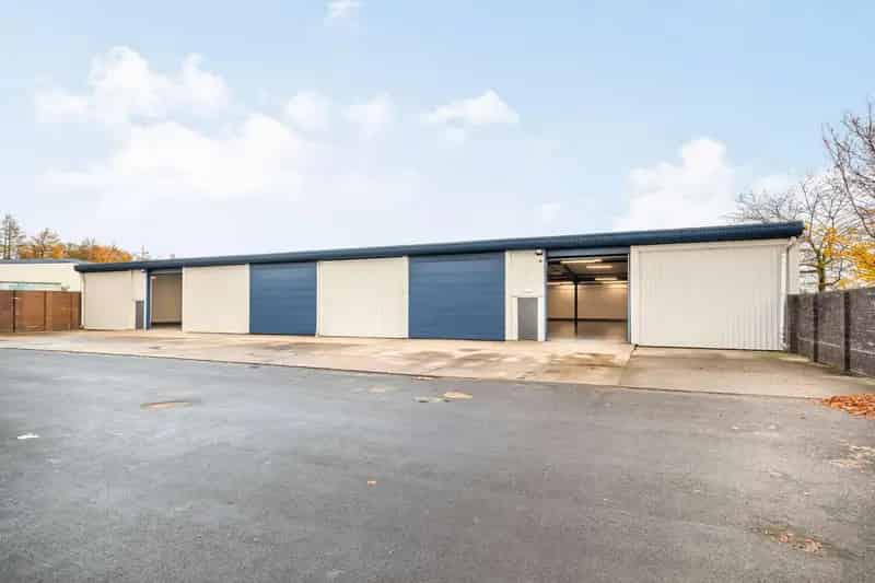 Refurbished Warehouse 27979 sqft Cumbernauld