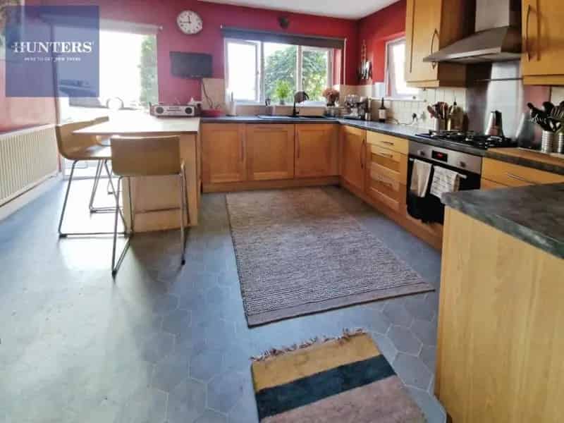 4 Bed Detached House for Sale Near Top Schools