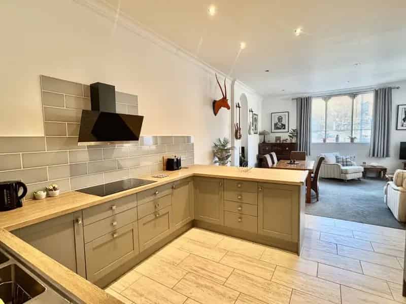 2 Bedroom Flat for Sale Sandgate Kent