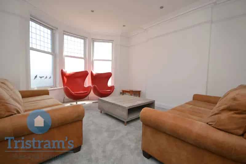 7 Double Bedroom Student House Share Bills Included