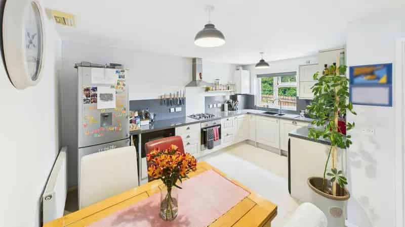 3 Bedroom End Terrace House for Sale