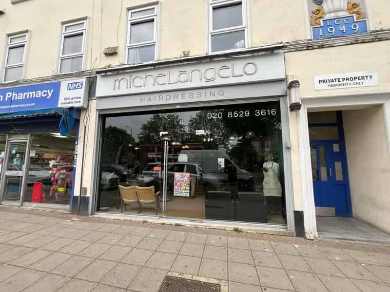 Retail Unit for Sale in E4 Chingford - 880 sq ft, Rear Parking