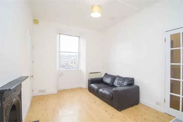 1 Bed Flat - First Floor with 1 Reception Room